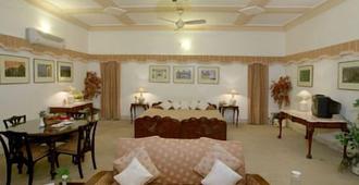 Karni Bhawan Palace - Heritageby Hrh Group Of Hotels - Bikaner - Restaurant