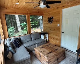 Two Cottages-On Island- Great for two families - Pointe AU Baril - Living room