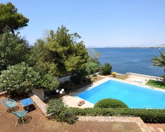 Kavouri Flat - Vouliagmeni - Pool