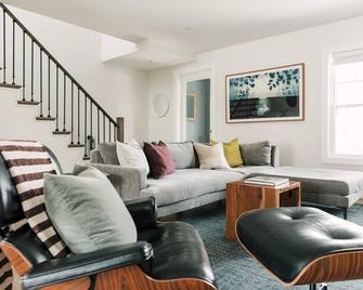 Woodland Chase - Wellington - Living room