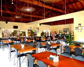Augusta Sukabumi Hotel - Sukabumi - Restaurant