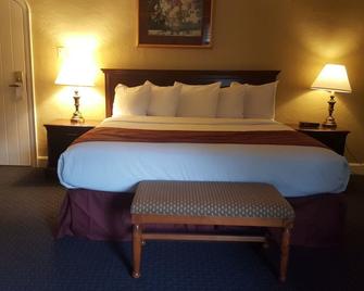 Senate Suites Extended Stay Hotel - Topeka - Camera da letto