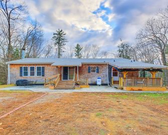 Hermit Lake New Hampshire House! - Sanbornton - Building