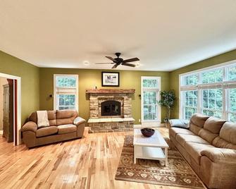 Redbud Retreat - Centerville - Sala de estar