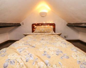Cobwebs Corner - Porthcawl - Bedroom