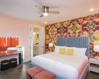Dolly’s Dream House 1 | Park Views | Nashville Vibes - Pleasant View - Bedroom