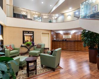 Baymont by Wyndham Knoxville/Cedar Bluff - Knoxville - Lobby