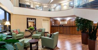 Baymont by Wyndham Knoxville/Cedar Bluff - Knoxville - Lobby