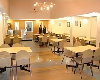 Palace Plaza - 邁索爾 - 餐廳