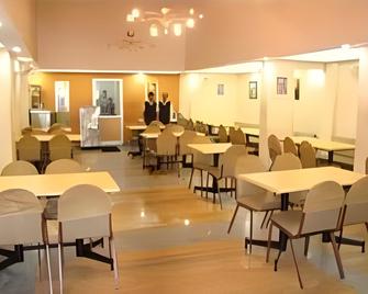 Palace Plaza - 邁索爾 - 餐廳