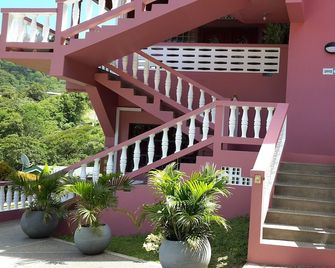 Top Ranking Guesthouse - Speyside - Stairs
