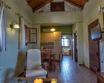 Achelatis Traditional Guest Houses - Areopoli - Living room