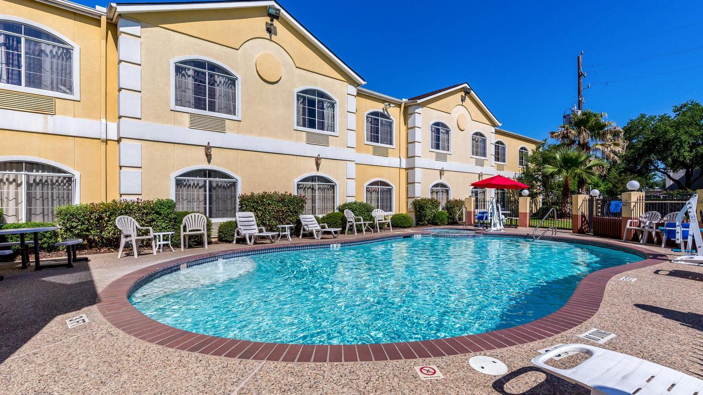 Quality Suites Houston North - Spring