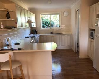 'The Butler'@milton Eats, Theatre,2 Bdrm, 2wc,garage, Wifi,netflix,very Quiet - 밀턴 - 주방