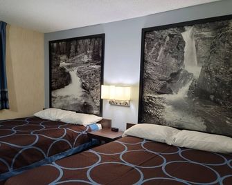 Super 8 by Wyndham Red Deer - רד דיר - חדר שינה