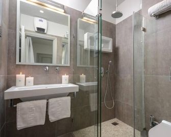 Hotel Grotta - Naxos - Baño