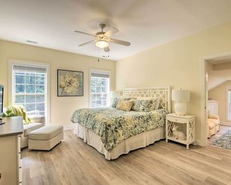 Butterfly Creek Columbus Estate on 3 Acres! - Columbus - Bedroom