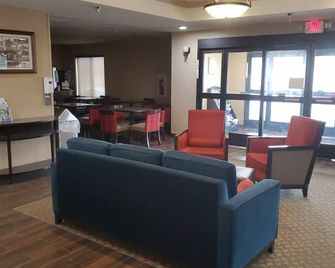 Cambridge Inn by Capital O near I-70 I-77 - Cambridge - Lounge