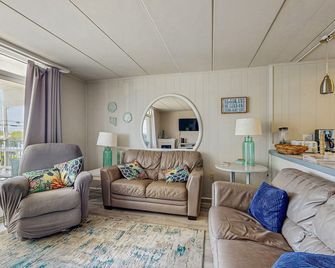 Comfy Condo w/ Balcony & Ocean Views -- 200' to Beach - Ocean City - Living room