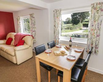 3 Oaks Lodge - Shrewsbury - Dining room
