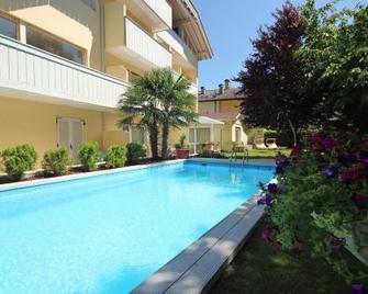 Garni Sonnblick - Naturns - Zwembad