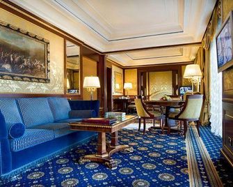 Grand Hotel Bristol - סטרסה - טרקלין