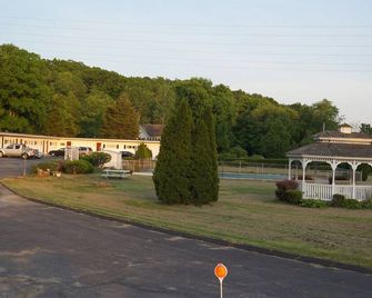 Oakdell Motel - Waterford - Buiten zicht