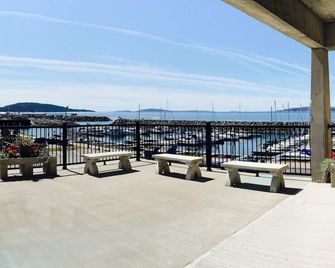 Chateau Arnaud - Sept Iles - Patio