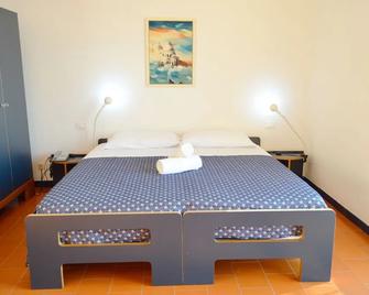 Capo Nettuno Hotel - Capo d'Orlando - Habitación