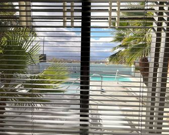The Getaway Boutique Vacation Rentals - Desert Hot Springs - Балкон