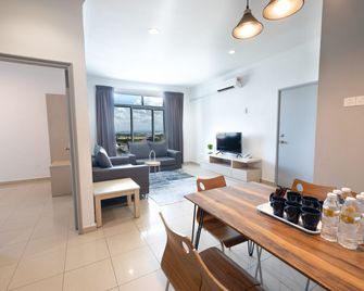 Golden View Serviced Apartments - Tanjung Tokong