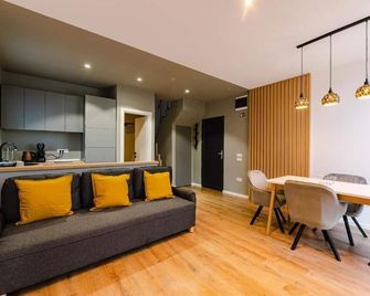 문 빌리지 코마르닉 - 코마르니크 - 거실