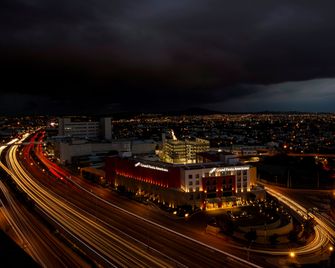 جراند فييستا أمريكانا كيريتارو - كويريتارو - مبنى