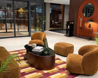 Nehô Suites Saint Jean de Maurienne - Saint-Jean-de-Maurienne - Lounge