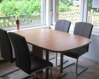 Cosy holiday bungalow near the lake - Crivitz - Dining room