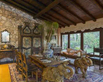 Villa dei Papiri - Siracusa - Dining room