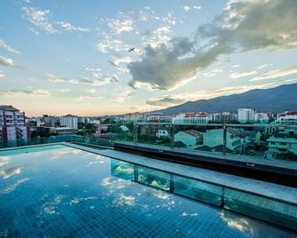 Art Mai Gallery Nimman Hotel Chiang Mai - צ'אנג מאי - בריכה
