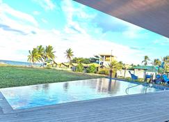 Seafront Residences Vacation Home - Batangas - Pool