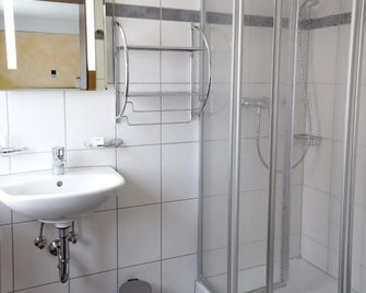 Hotel Garni Goldene Traube - Bad Windsheim - Koupelna