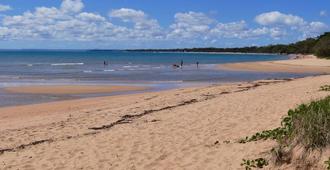 Beachside Motor Inn - Hervey Bay - Beach