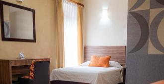 Hotel Estefania - Morelia - Bedroom