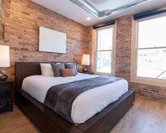 Luxury Residential Suite Duluth Press 203 - Duluth - Bedroom