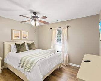 Pet friendly 5 mins to beach & Parris Island - Port Royal - Habitación
