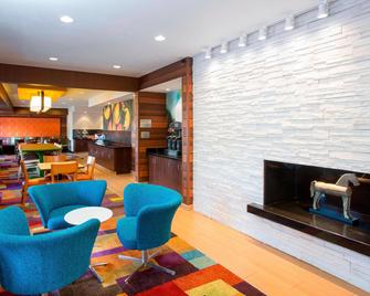 Fairfield Inn & Suites by Marriott Terre Haute - Terre Haute - Oturma odası