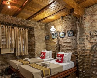 Grandpa's Inn - Vigan City - Bedroom