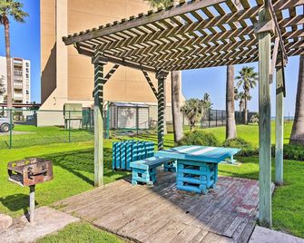 Corpus Christi Beachfront Condo with Pool Access! - Κόρπους Κρίστι - Βεράντα