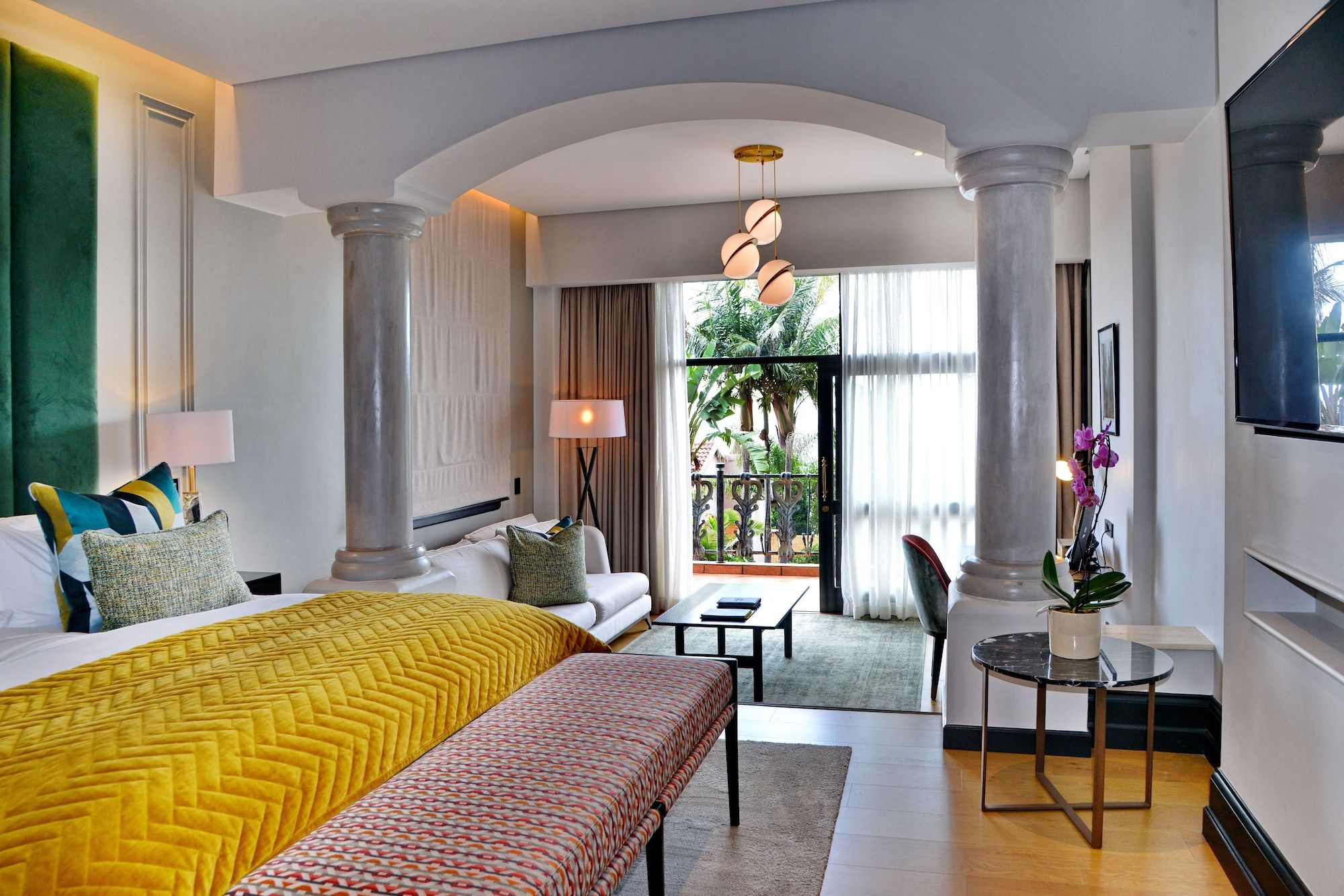 Apogee Boutique Hotel & Spa