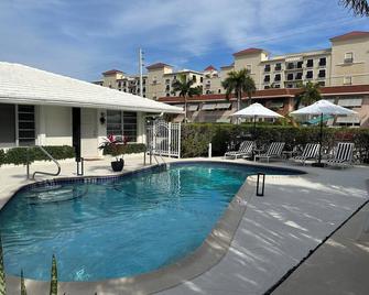Wow! Beautiful studio (walk to the beach)(2325-5) - Fort Lauderdale - Piscina