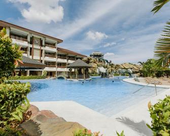 Cebu Westown Lagoon - South Wing - Cebu City - Pool