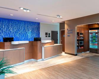 Fairfield Inn & Suites by Marriott Indianapolis Carmel - Carmel - Front desk